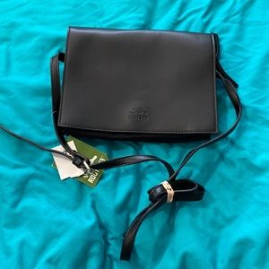 Black roots cross body bag
